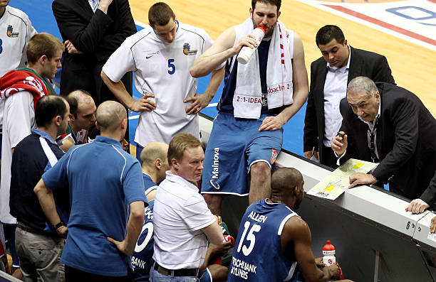 持了其薪资 持了其薪资