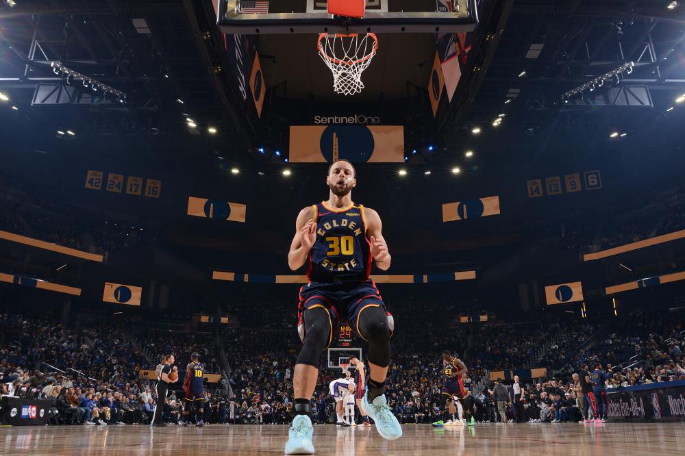 在中场形成 在中场形成