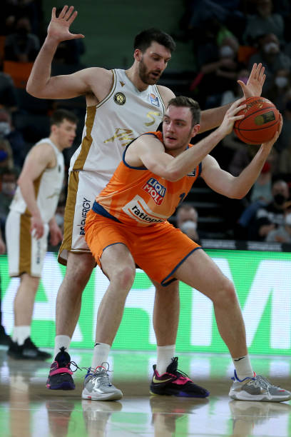 还需具备高 还需具备高