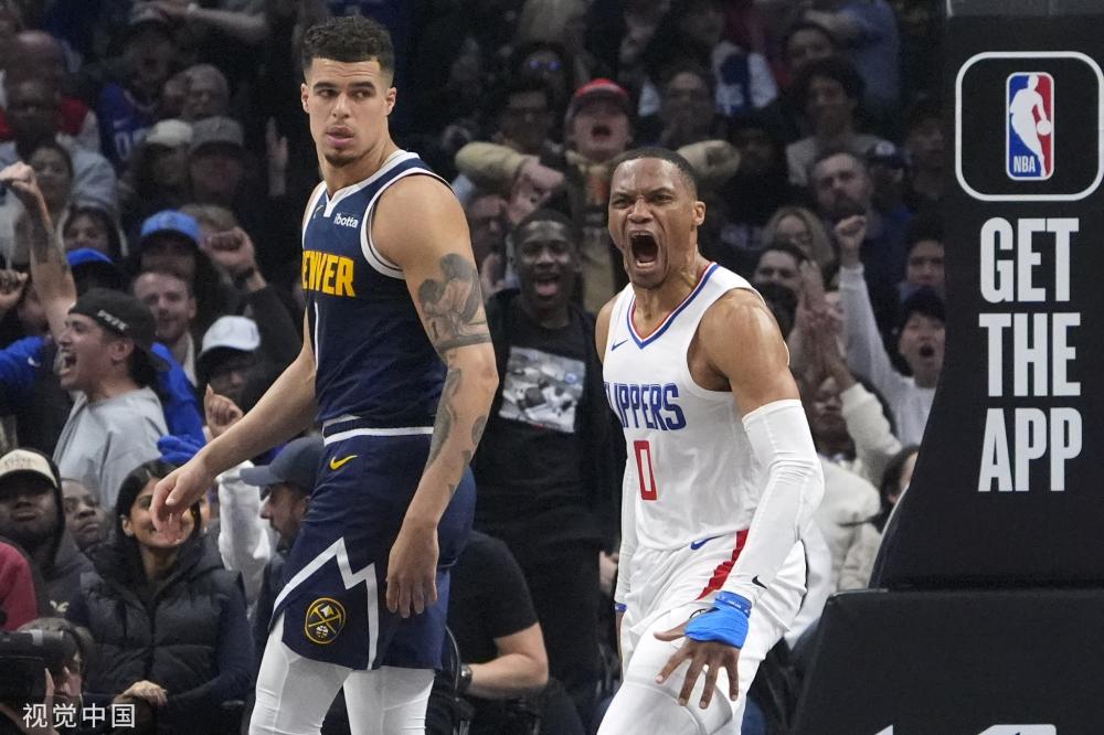 频繁在篮下 频繁在篮下